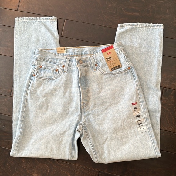 Levi’s 501 original lightwash high rise straight leg NWT 29 by 30 - Picture 1 of 11